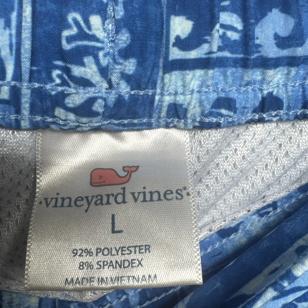 Vineyard Vines Men's Blue Swim Trunks Large Island Print Drawstring Mesh Lined‎
